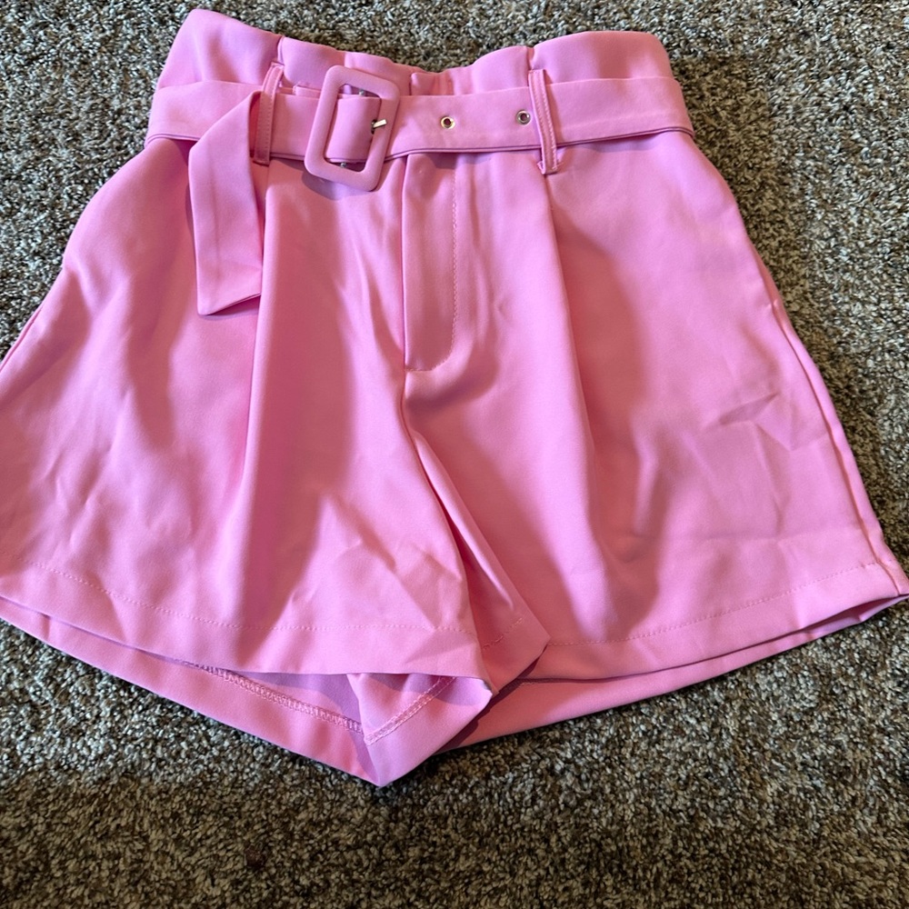 Boutique Pink Women's Belted Shorts
